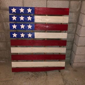 American flag pallet